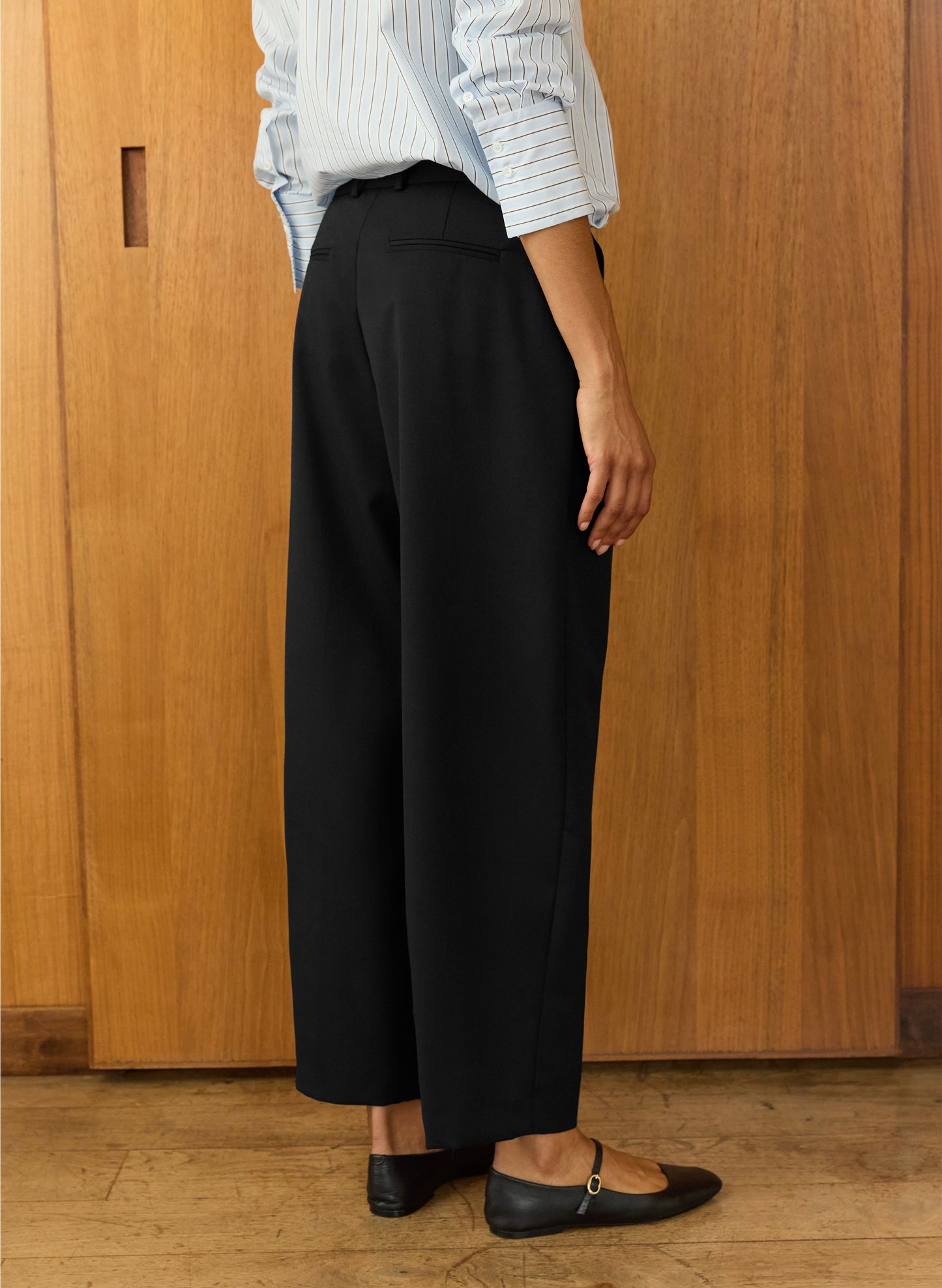 Evora Wool Blend Barrel Leg Trousers
